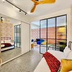 Elegant, Urban Residence In City Centre